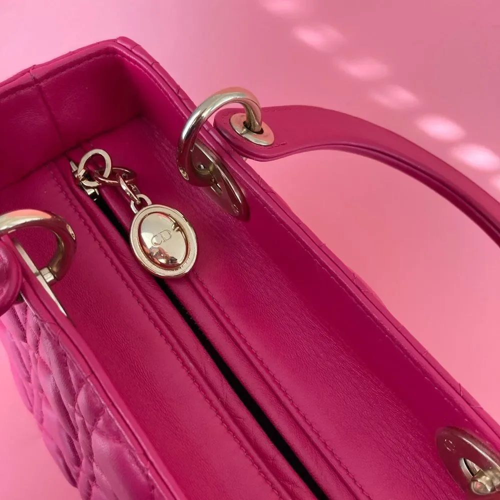 🚫SOLD🚫 Christian Dior
Lady Dior Bag Cannage Quilt Lambskin Medium - Picture 9 of 13